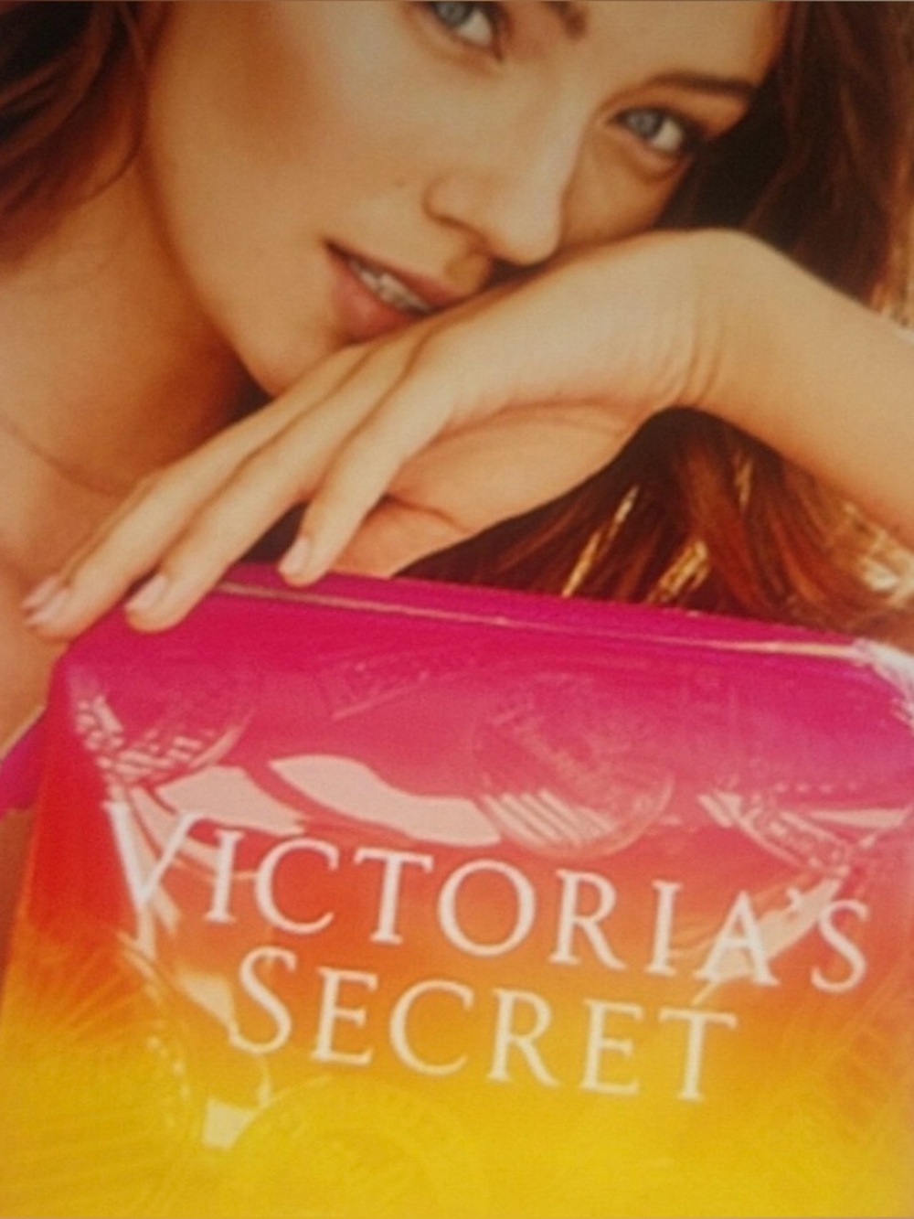 Victoria's Secret Bombshell paradise beauty bag